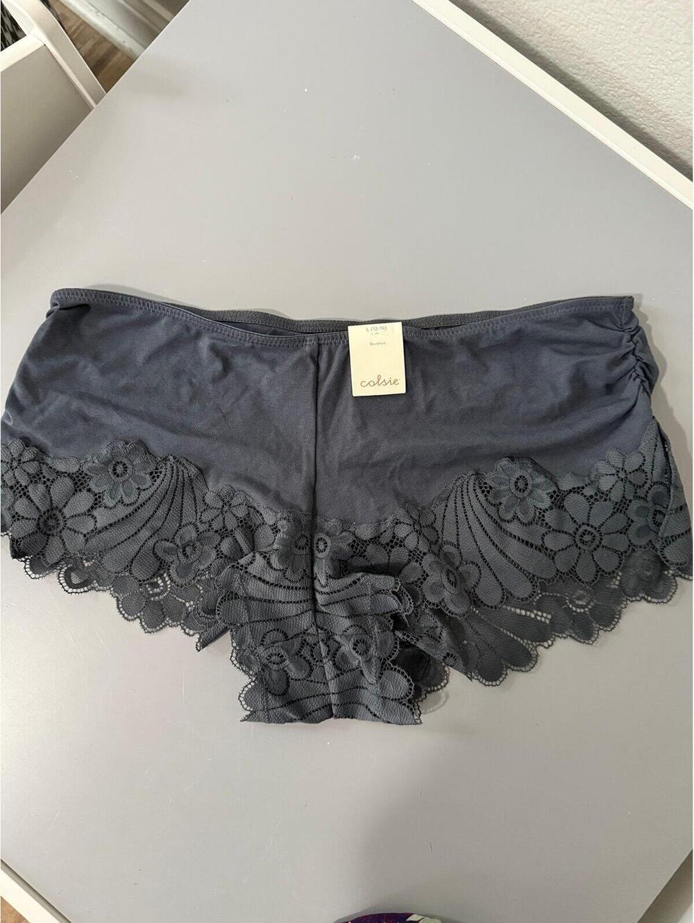 Colsie boyshorts size large 
$10 retail NWT